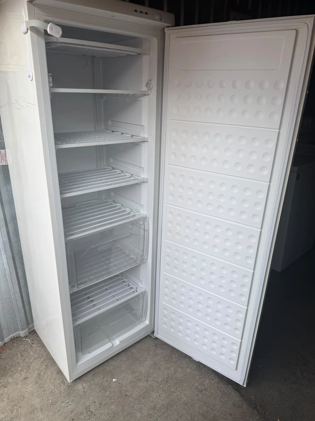 Brada Upright Freezer - photo 2