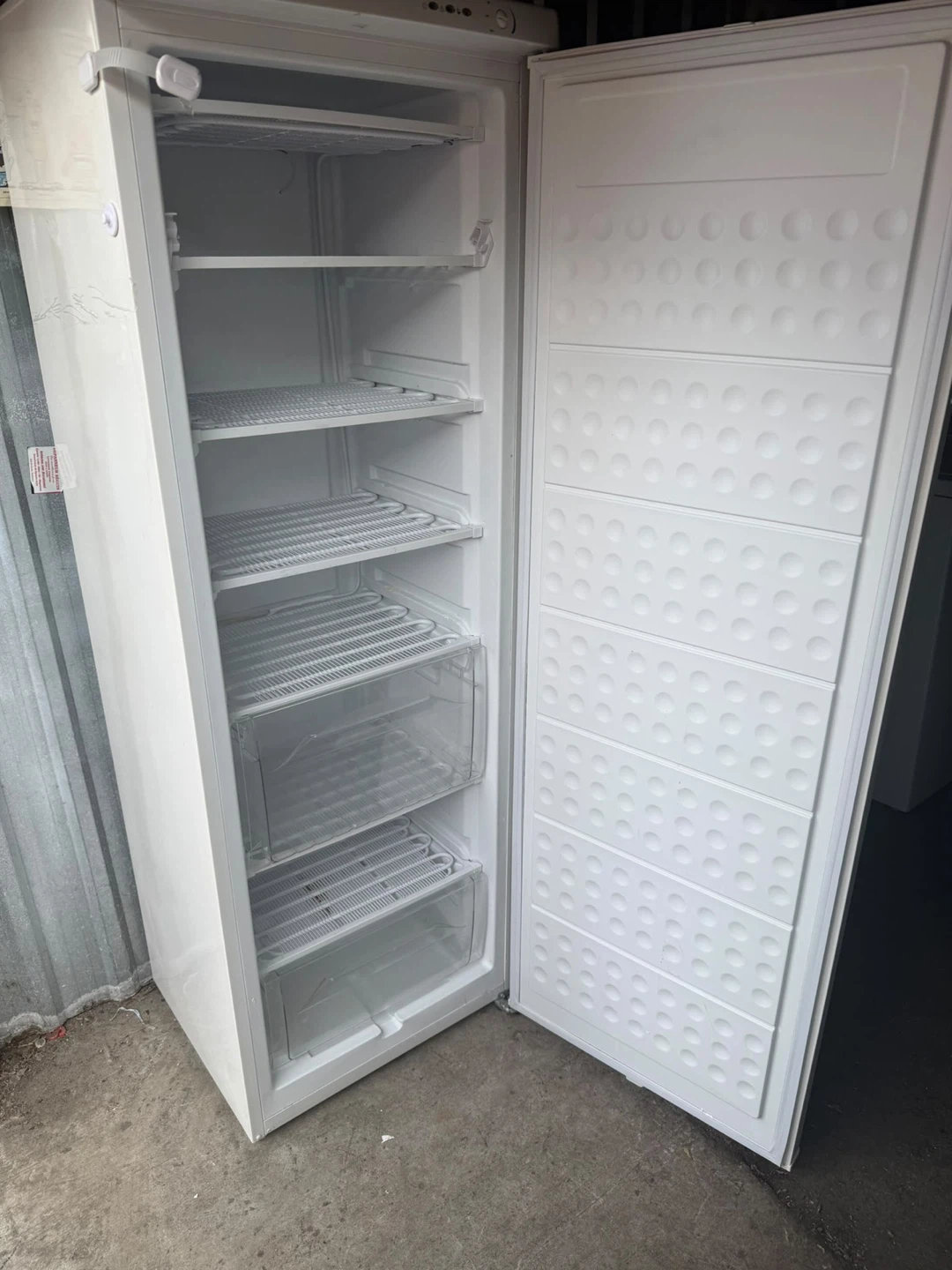 Brada Upright Freezer - photo 3