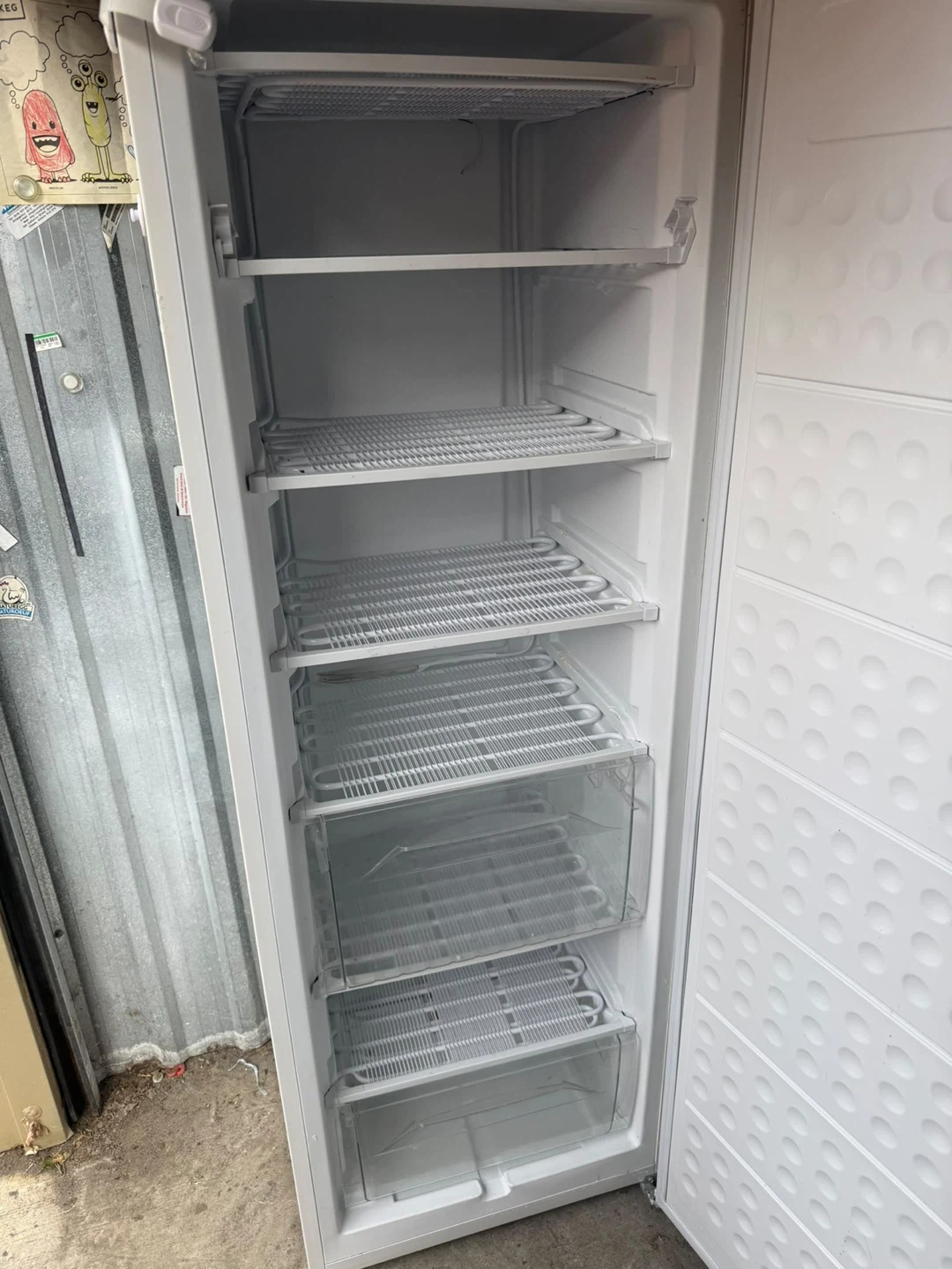 Brada Upright Freezer - photo 4