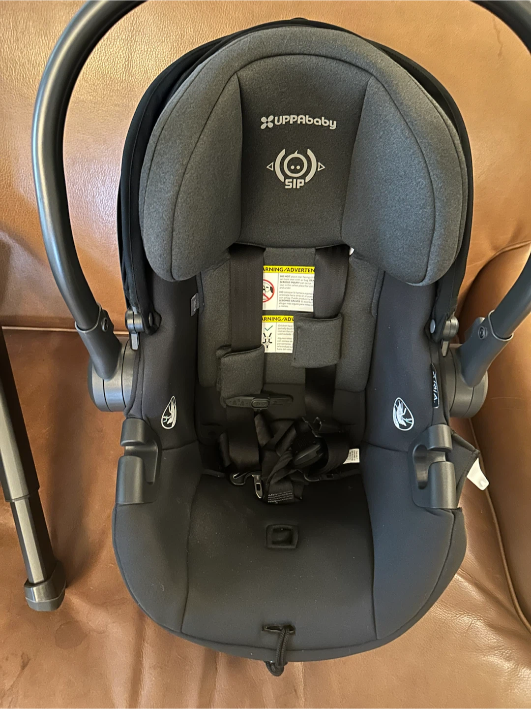 UPPAbaby Aria Infant Car Seat + Base + premmie insert
