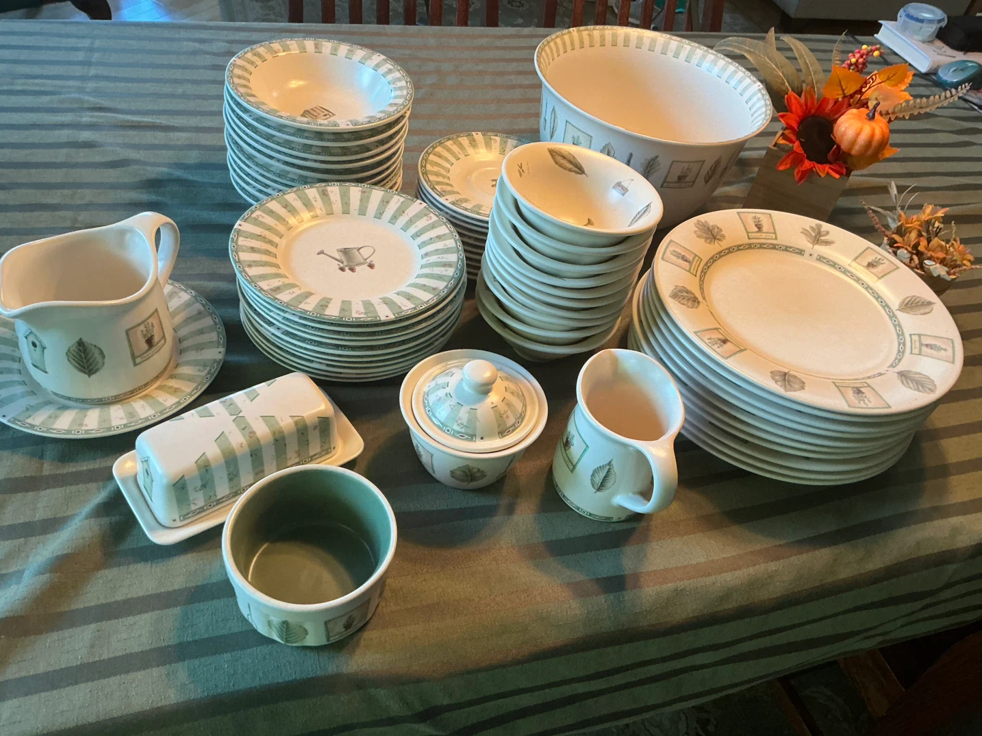 Pfaltzgraff Naturewood Dinnerware Set