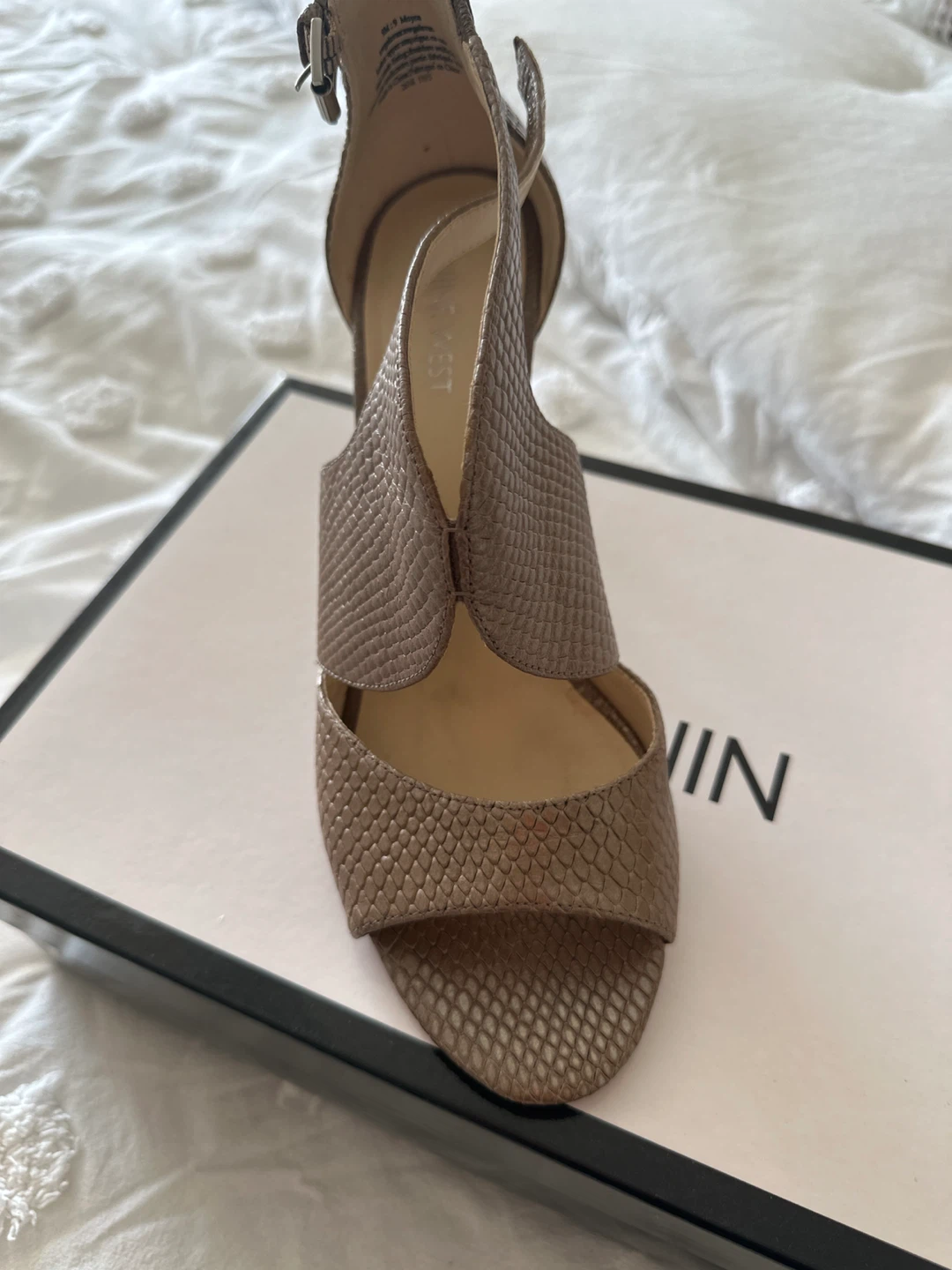 Nine West NWGALAVAN Grey Heels Size 9 - photo 2