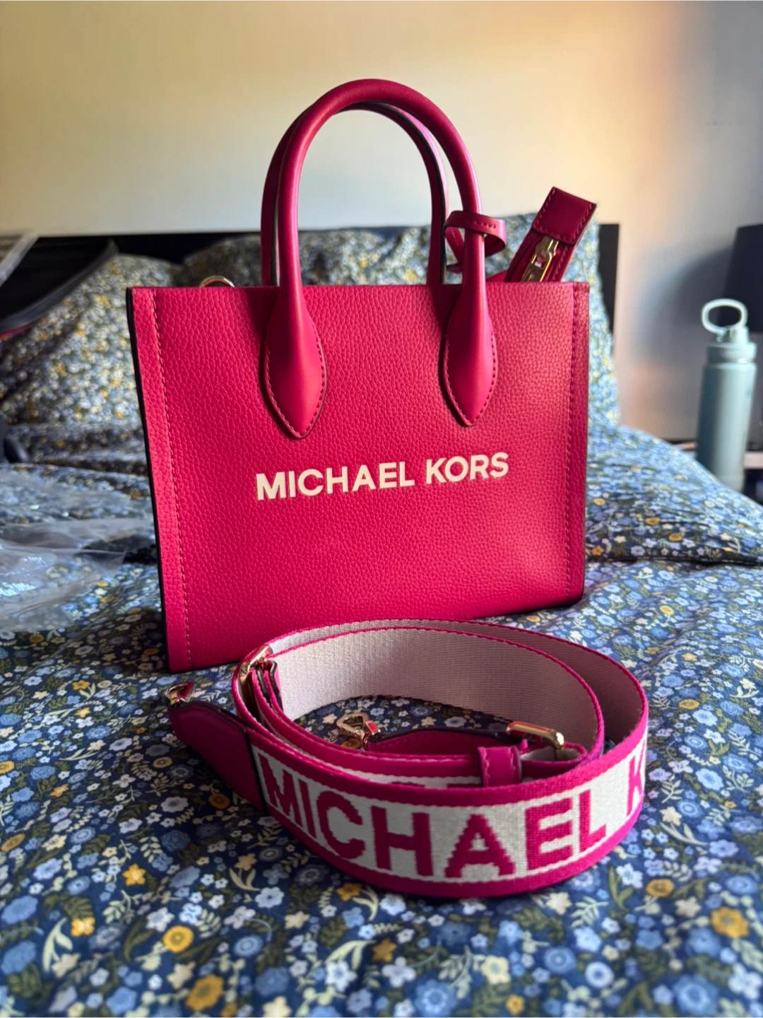 Michael Kors Pink Mini Tote and Card Holder Set - photo 5