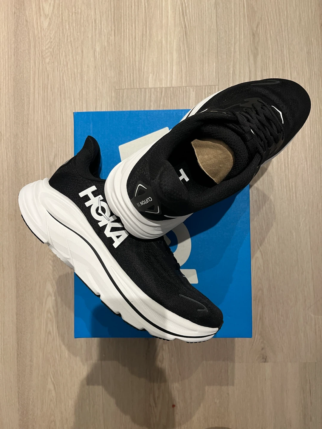 Hoka Clifton 10 Running Shoes - Black