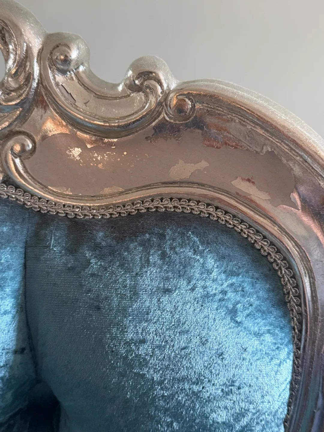 Blue Velvet Throne Chair - photo 3