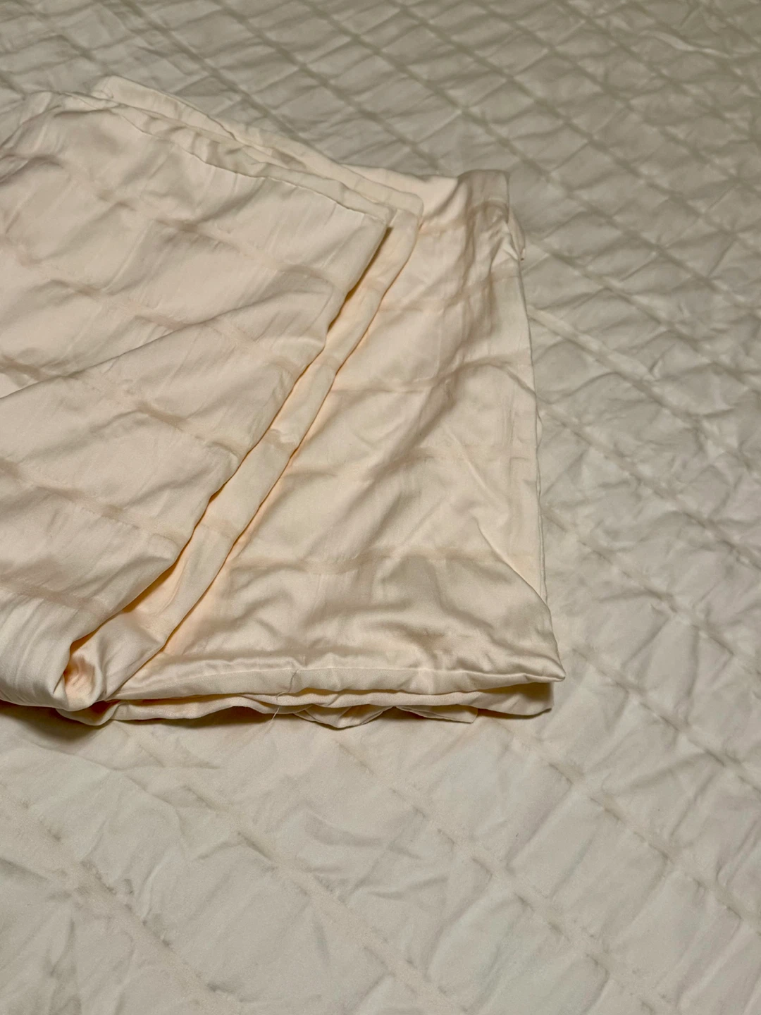 DKNY Full / Queen Comforter Set - Cream / Off-White (Like New)