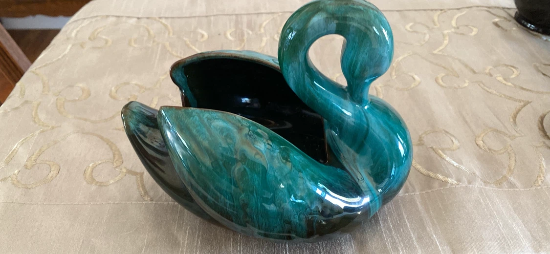 Vintage Blue Mountain Pitcher and Swan with Ivy - photo 4
