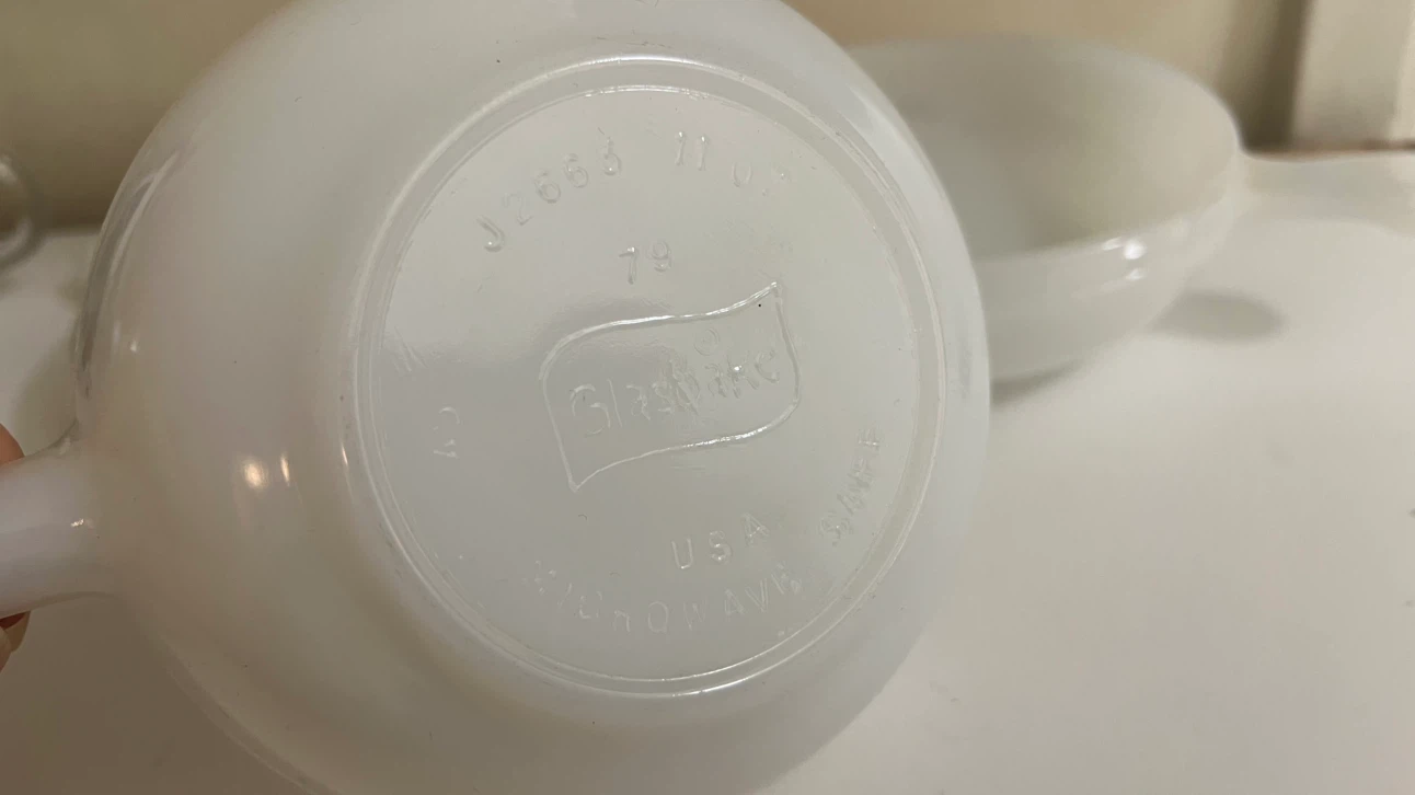 Set of 3 Glasbake Milk Glass Handled Bowls - photo 2
