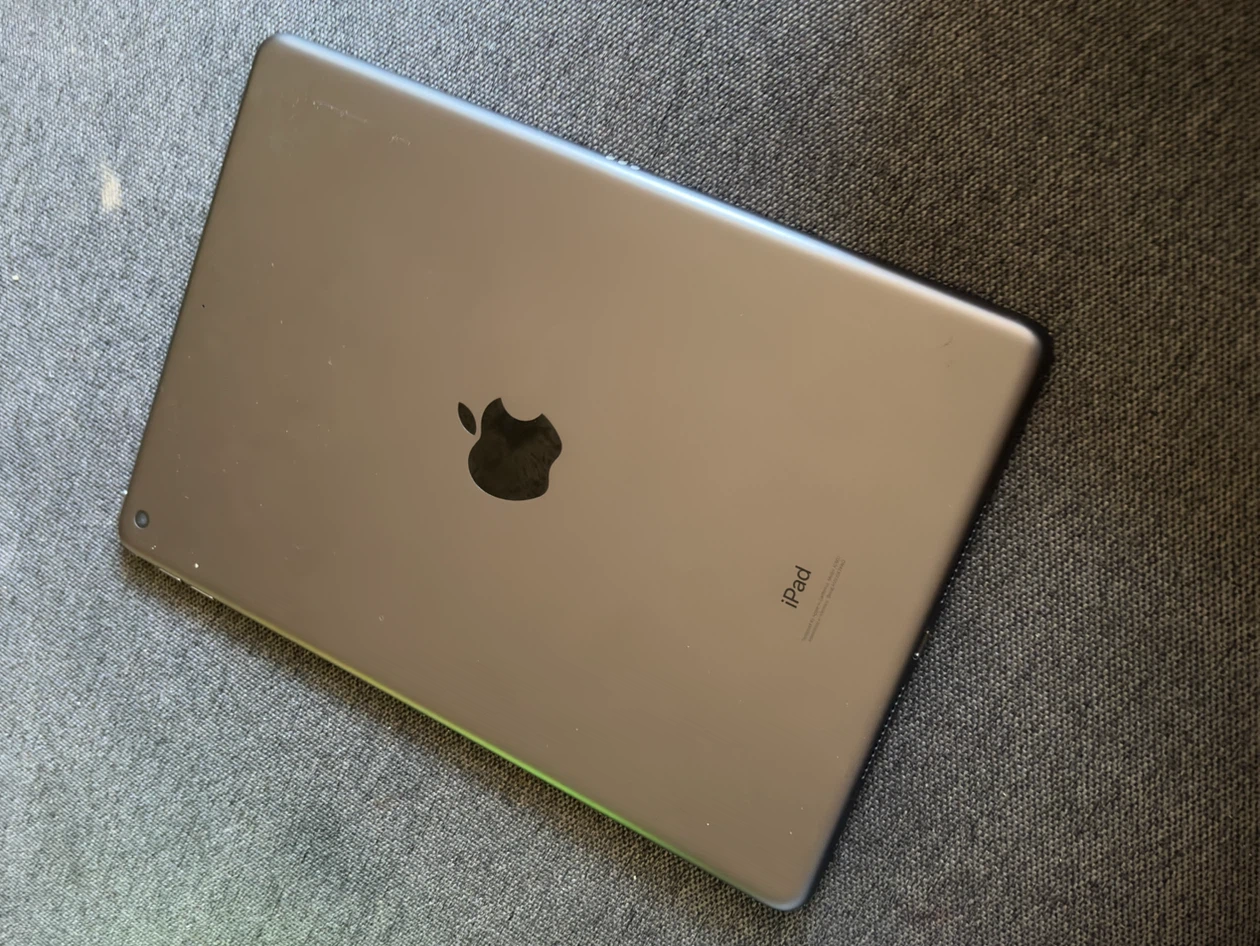 Apple iPad 9th gen - photo 2