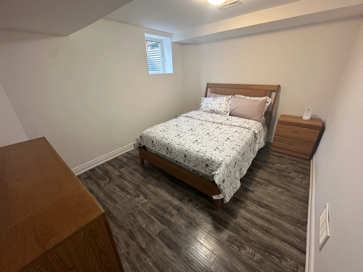 Fully Furnished Basement Room for Rent – Stoney Creek