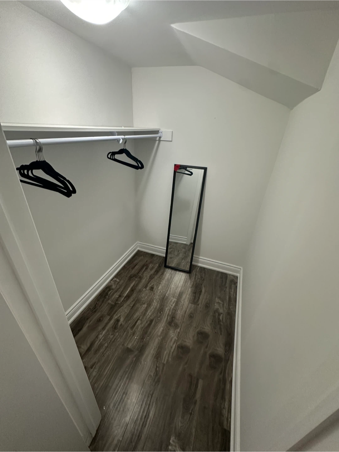 Fully Furnished Basement Room for Rent – Stoney Creek - photo 4
