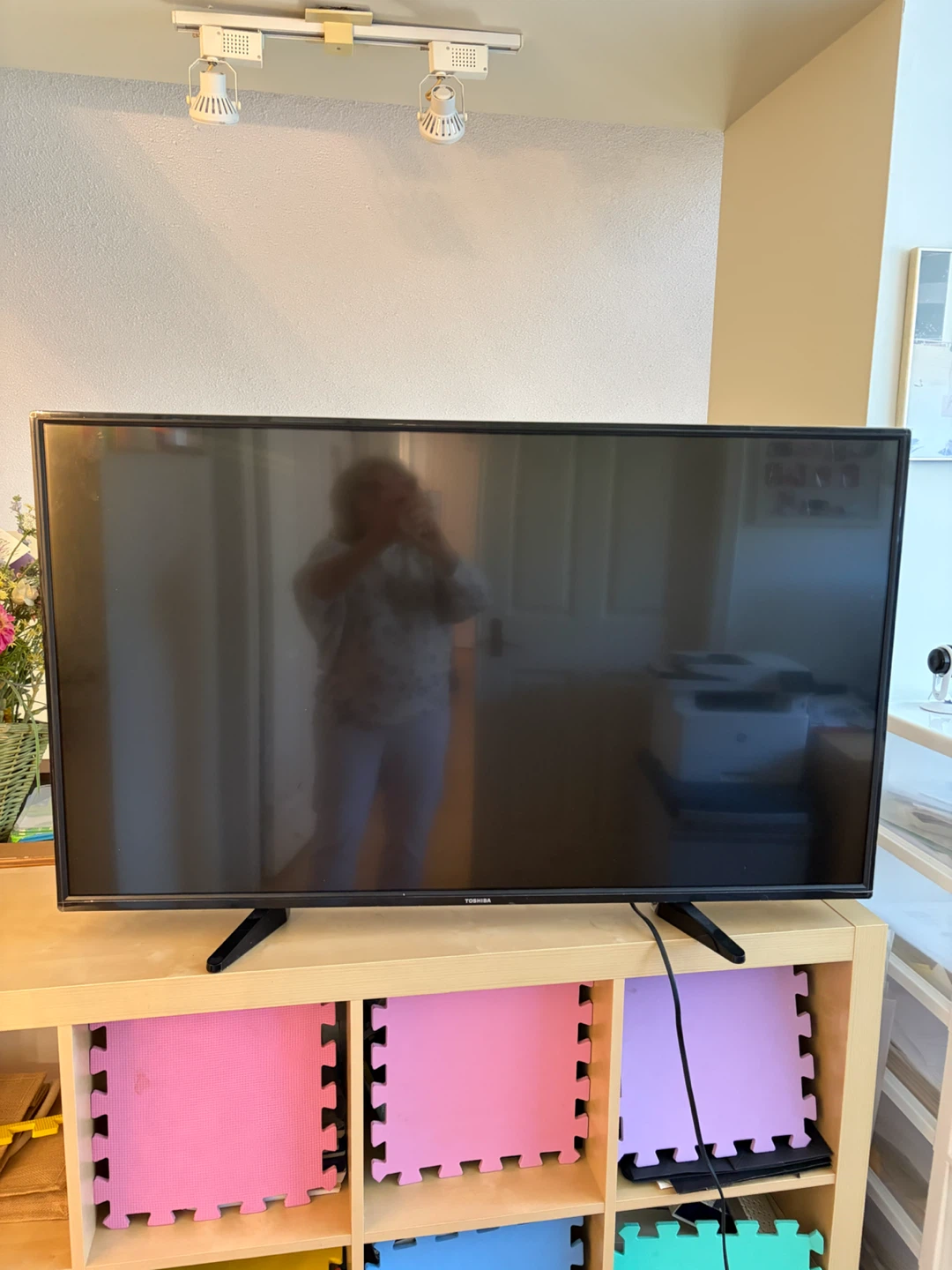 Toshiba TV - photo 2