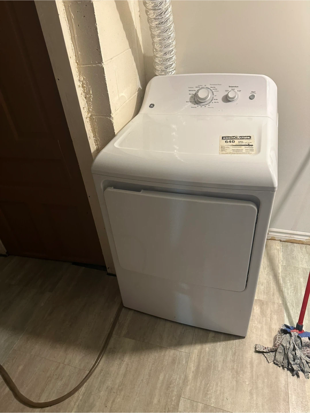 🏡🔥 FULLY FURNISHED PRIVATE STUDIO BASEMENT - photo 4
