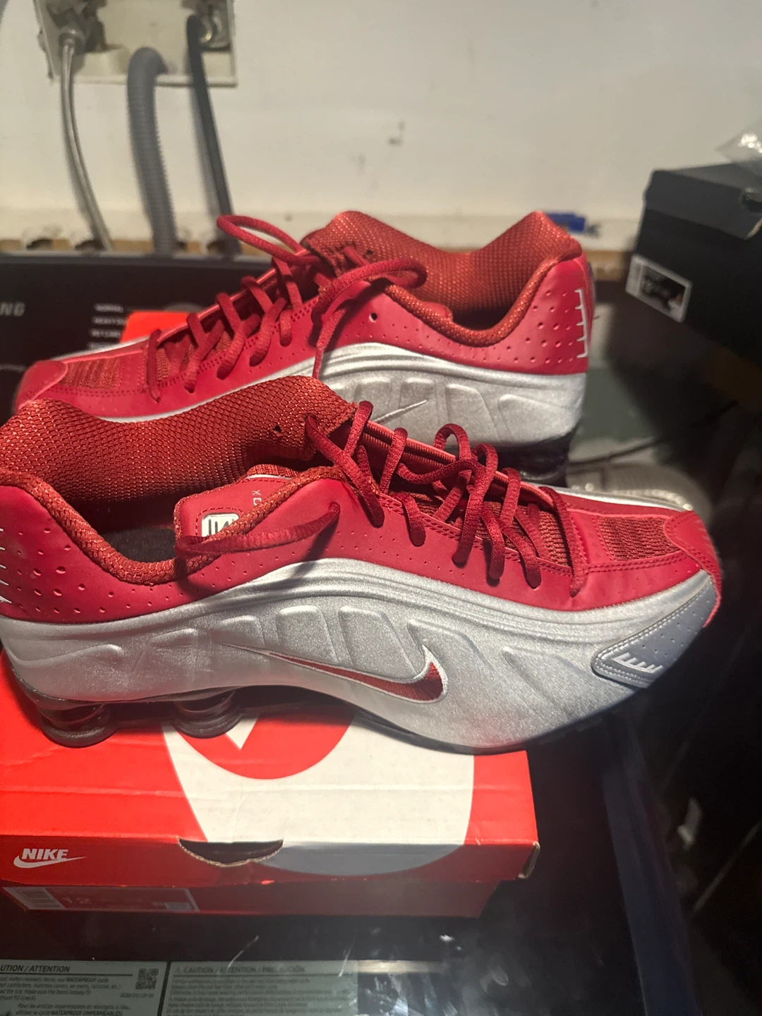 Nike Shox R4 Silver and Red Sneakers Size 12 - photo 2