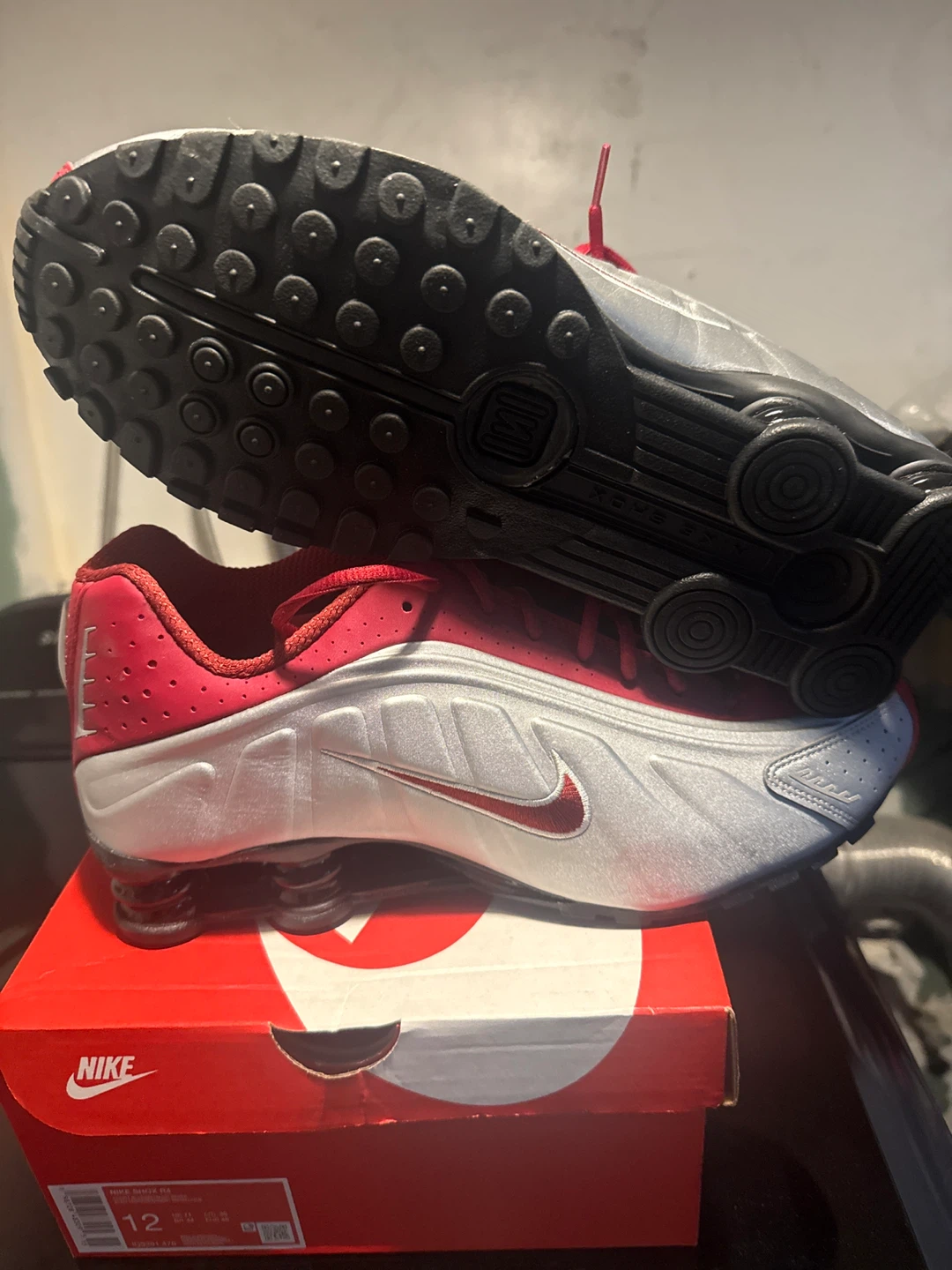 Nike Shox R4 Silver and Red Sneakers Size 12 - photo 4