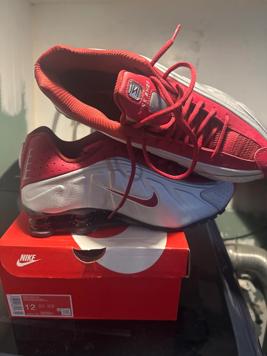 Nike Shox R4 Silver and Red Sneakers Size 12 - photo 5
