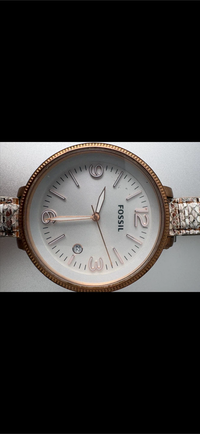 Fossil women's analog watch