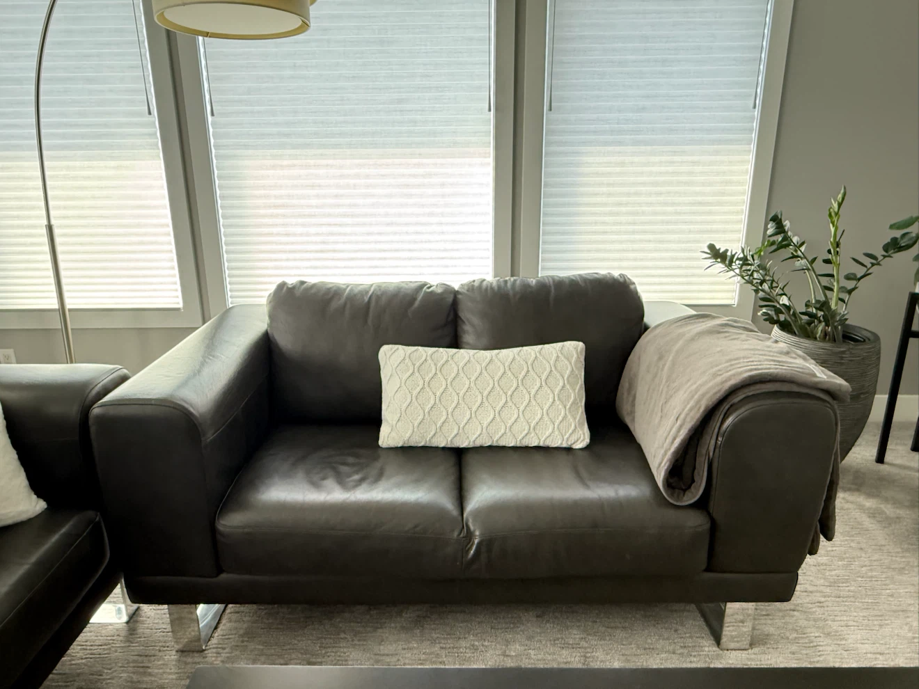 High End Sofa / Loveseat / Coffee Table - photo 4