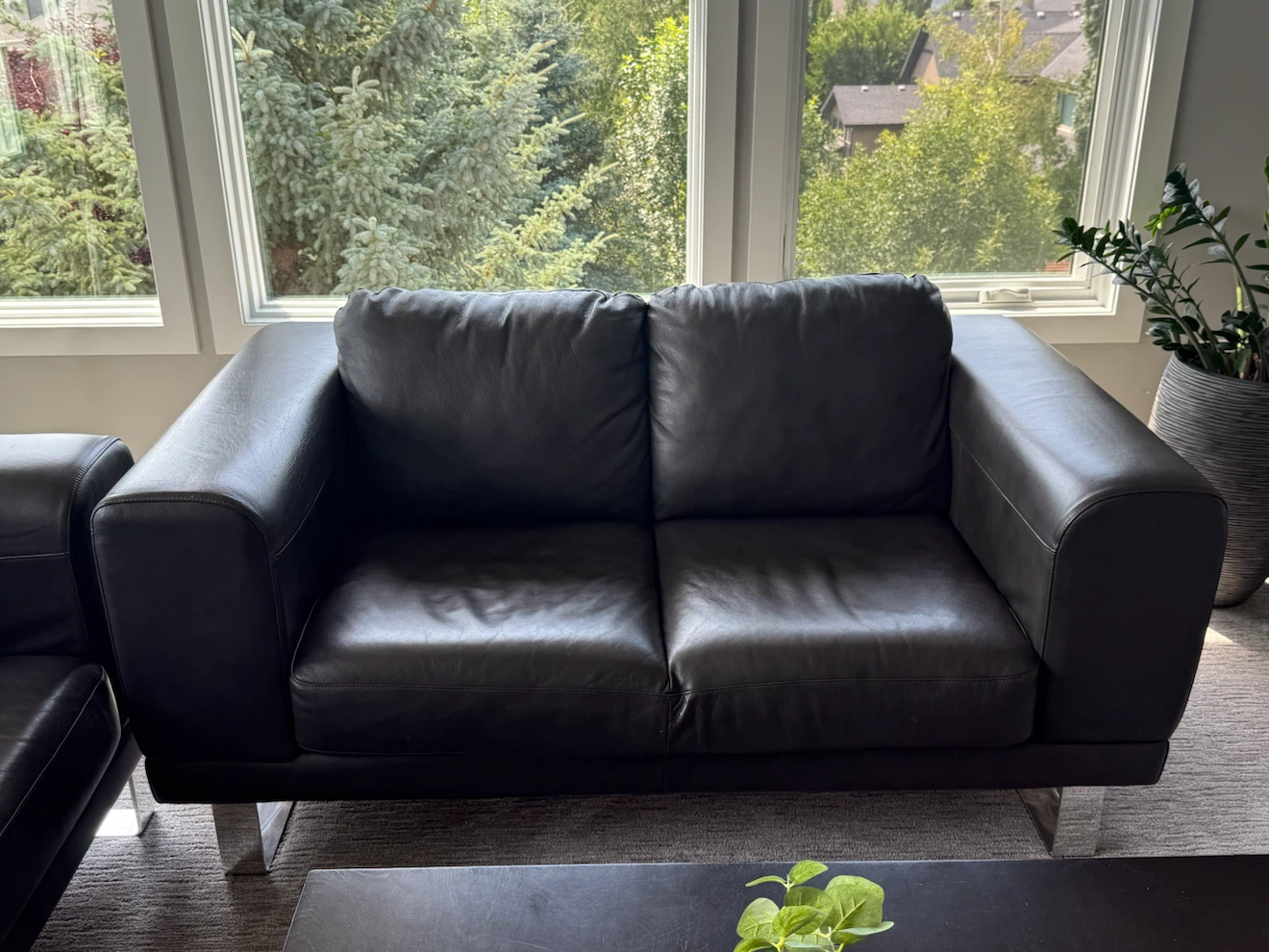 High End Sofa / Loveseat / Coffee Table - photo 5