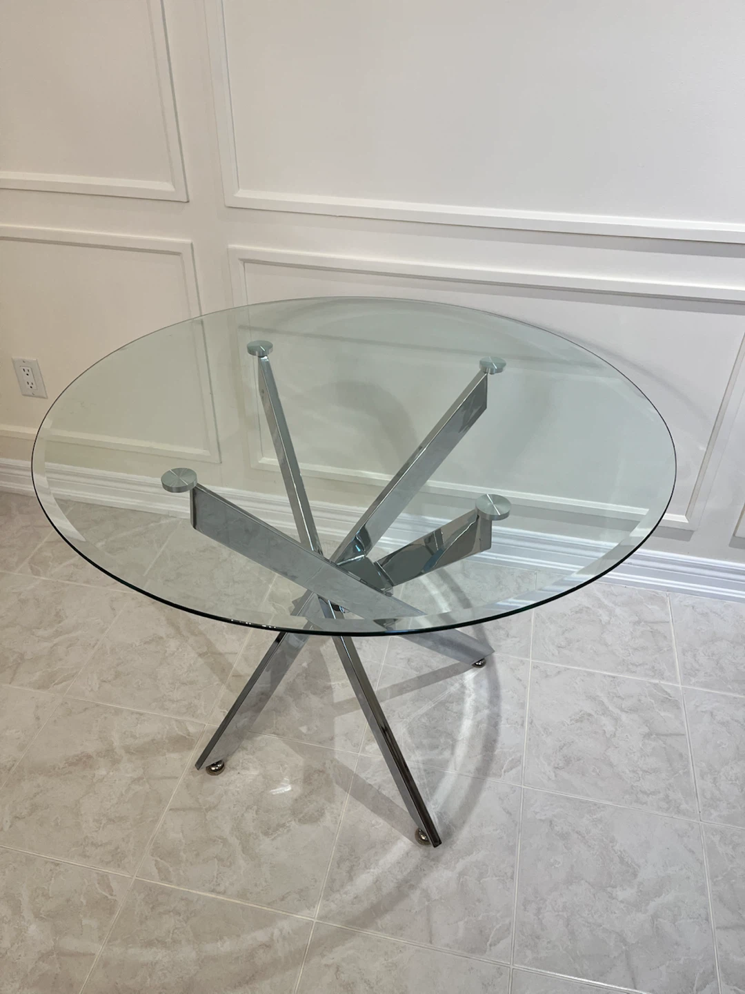 Round Glass Dining Table with 4 Grey Chairs - photo 2