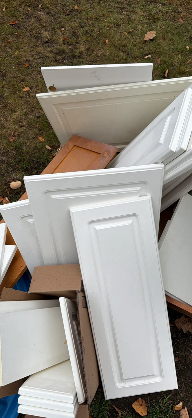 Set of White Kitchen Cabinet Doors - photo 4