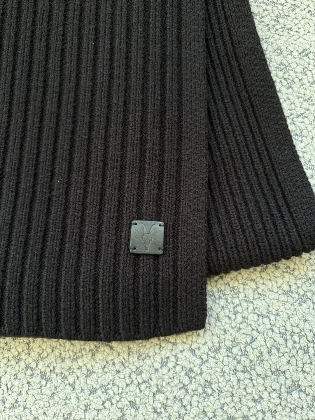 Men's Black Ribbed Knit Scarf - photo 2