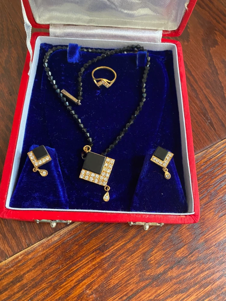 Black and Gold Jewelry Set