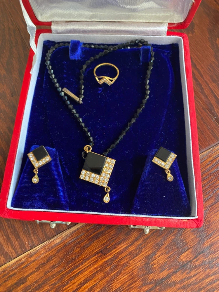 Black and Gold Jewelry Set - photo 2