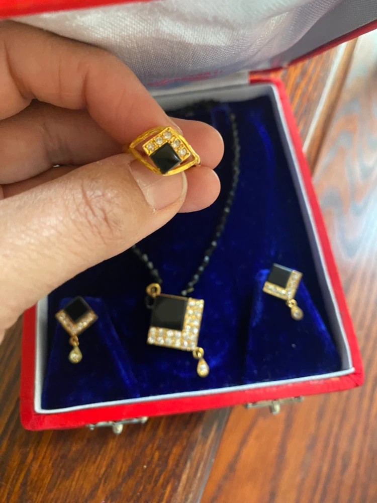 Black and Gold Jewelry Set - photo 3
