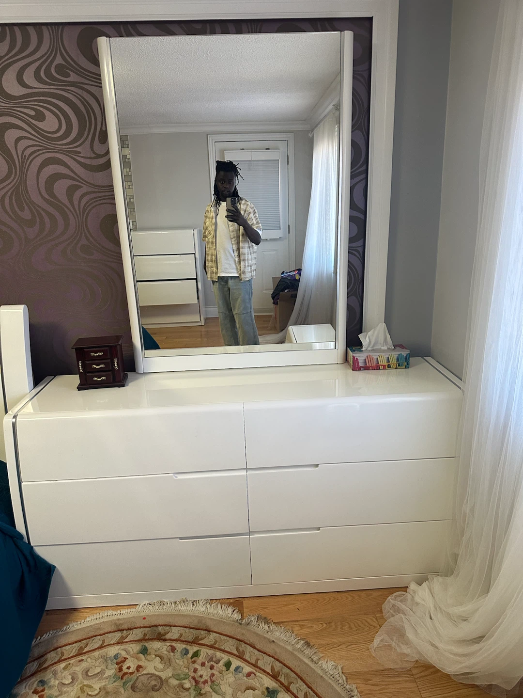Modern White Bedroom Furniture Set - photo 3