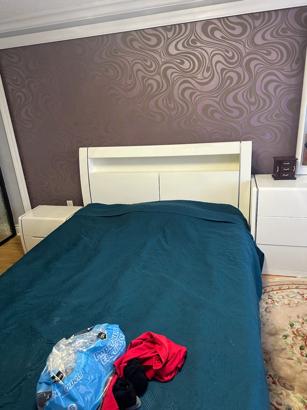 Modern White Bedroom Furniture Set - photo 4