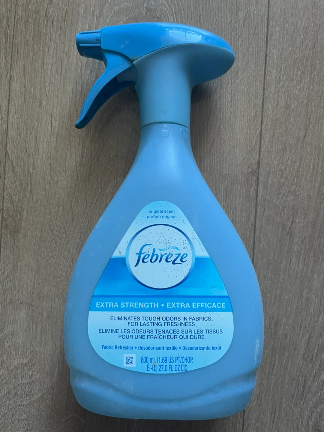 Febreze Extra Strength Fabric Refresher 800ml