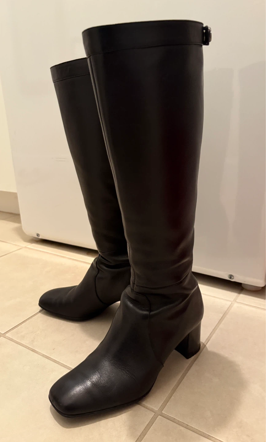 Leather Knee-High Boots - Size 7.5M