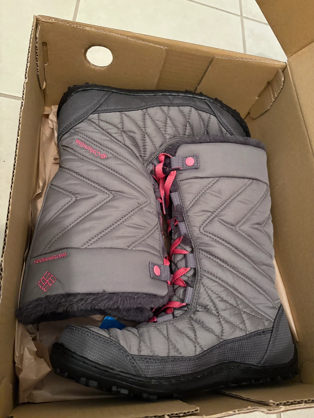 Columbia Youth Minx Mid III WP Boots Size 5