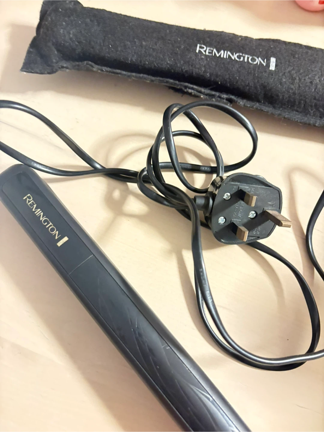 Free Hair Straightener - UK plug