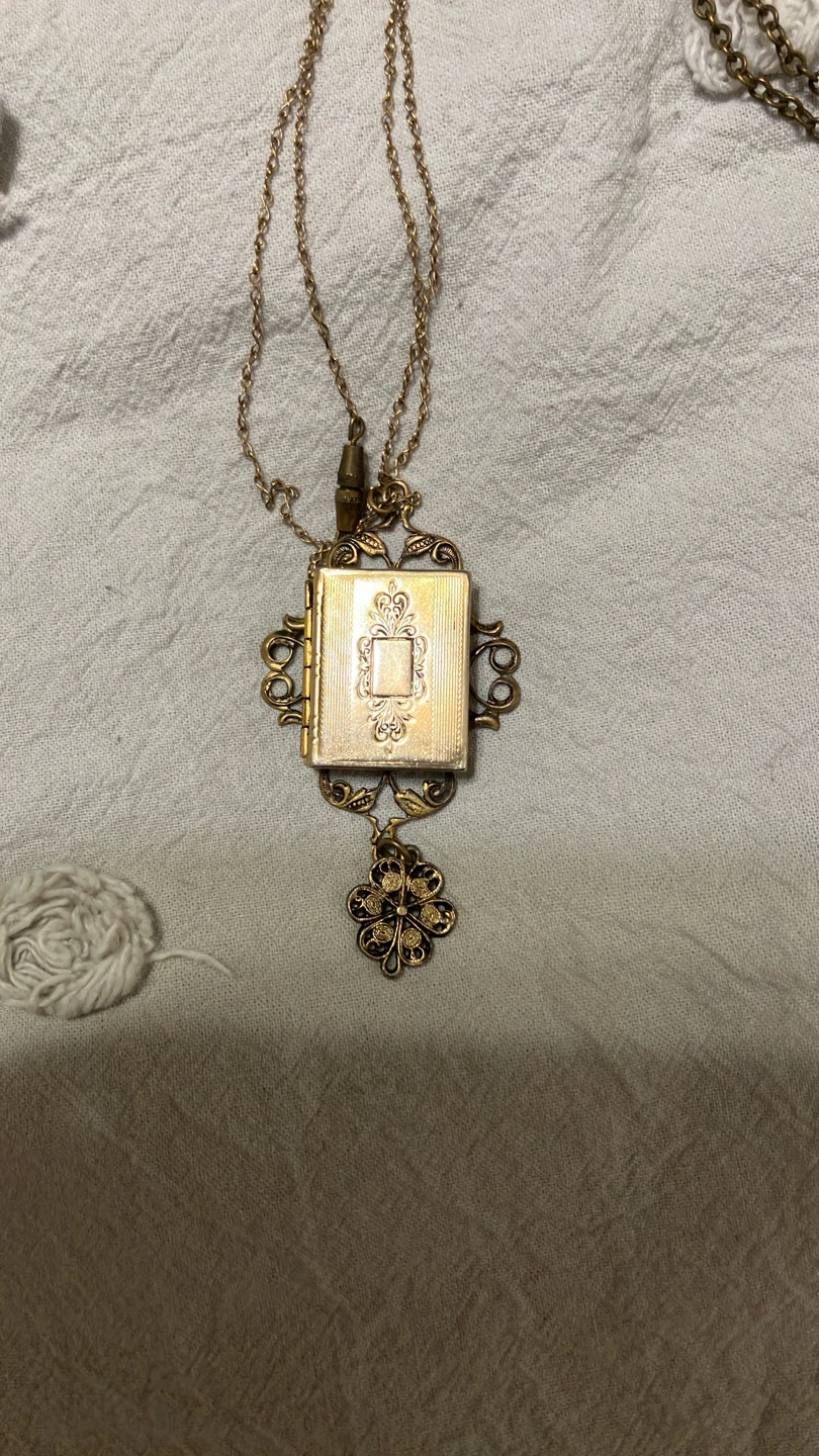 Set of Two Vintage-Style Lockets - photo 4