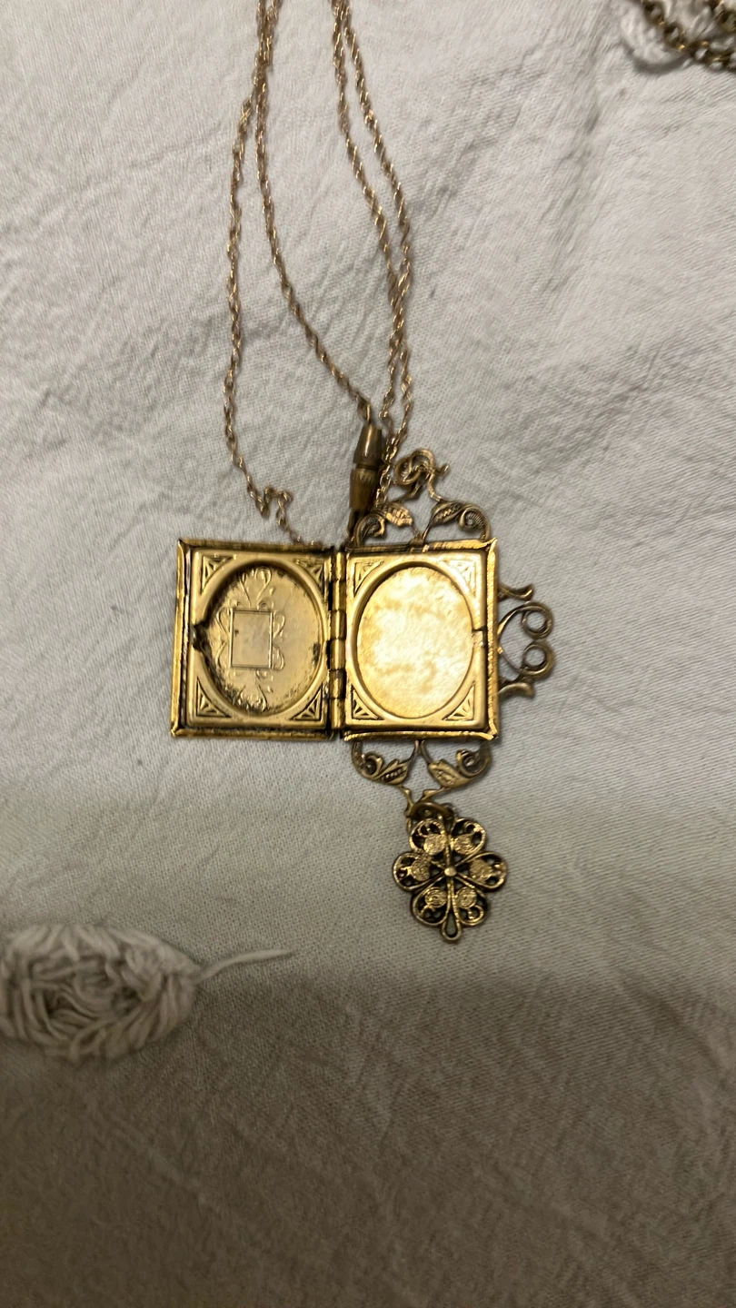 Set of Two Vintage-Style Lockets - photo 5