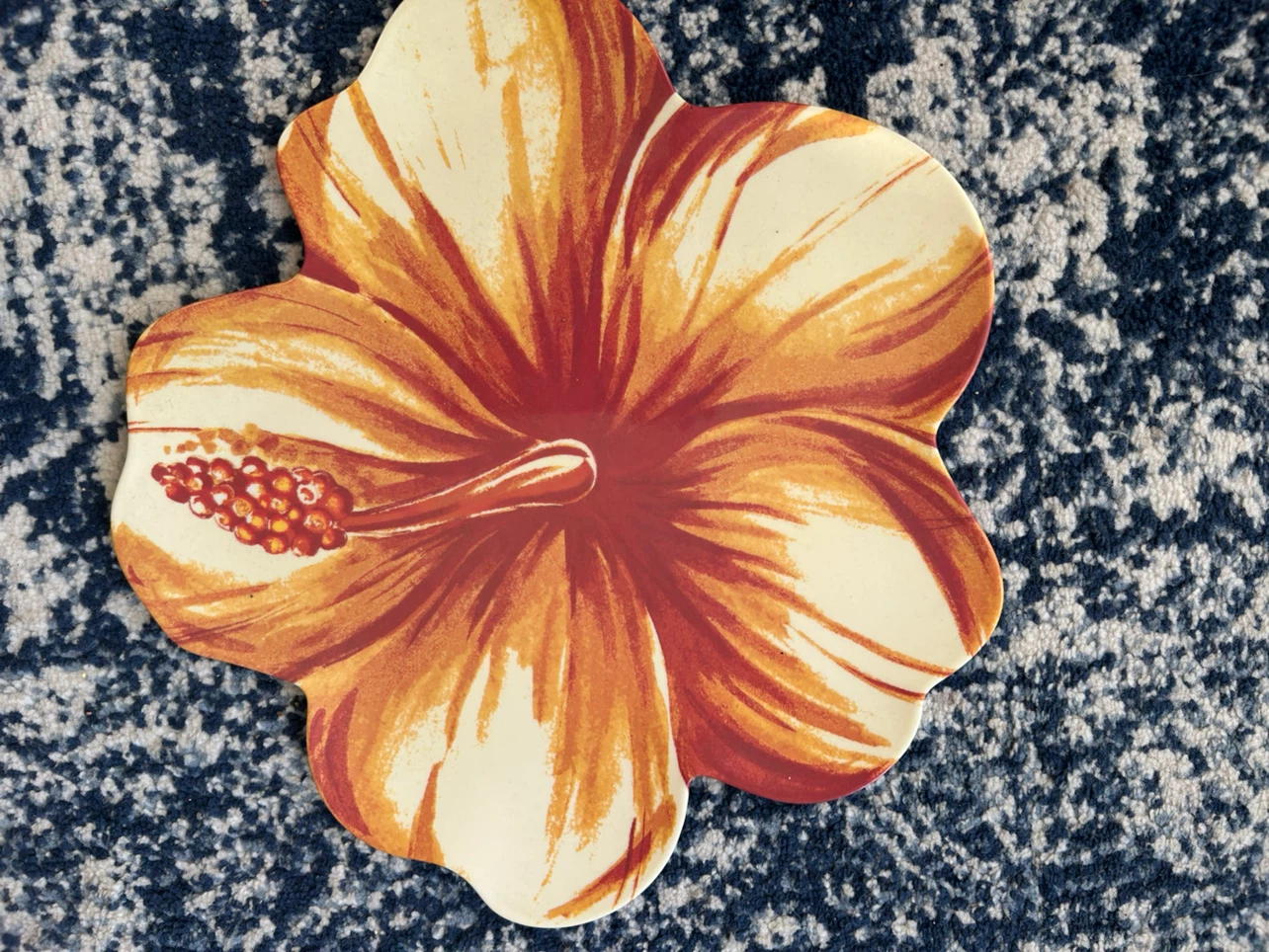 Hibiscus flower serving plate