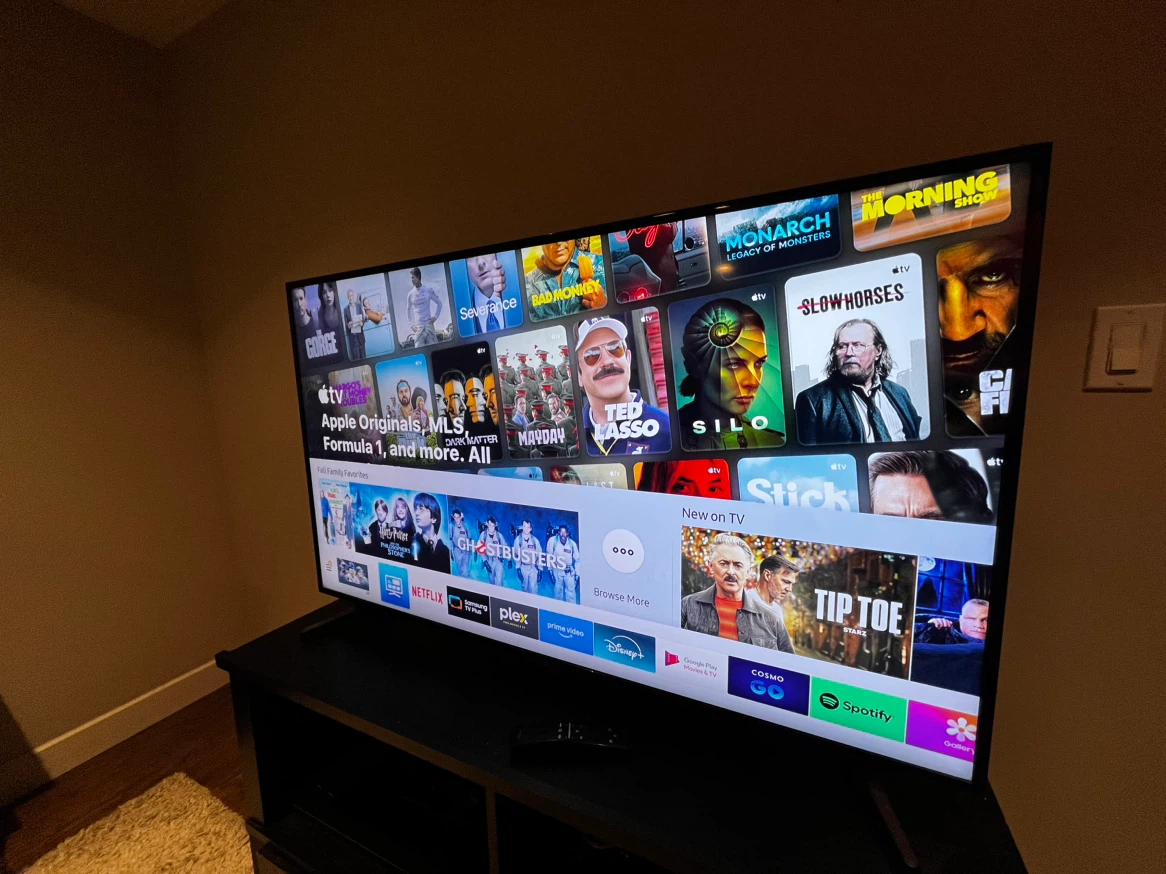 Samsung Smart Tv 50 inches 4k UHD  Model number : UN50NU6900