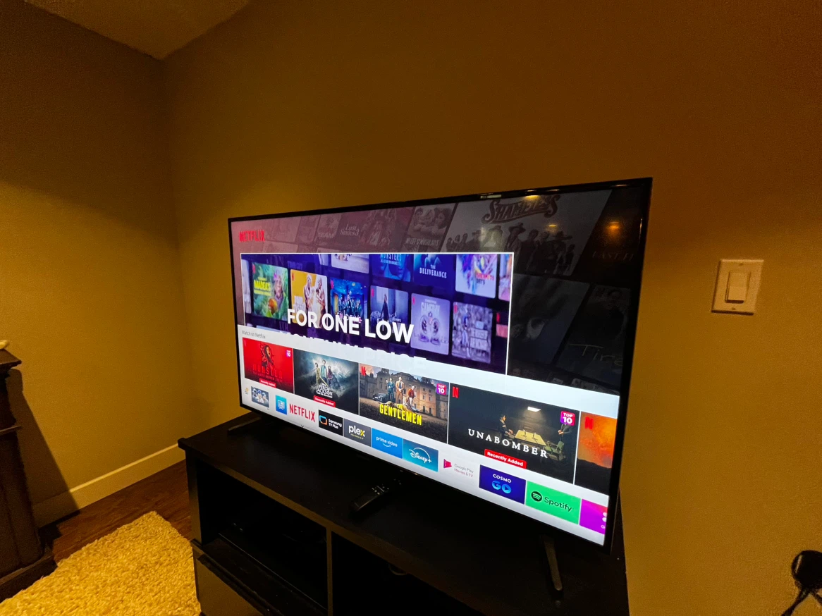 Samsung Smart Tv 50 inches 4k UHD  Model number : UN50NU6900 - photo 2