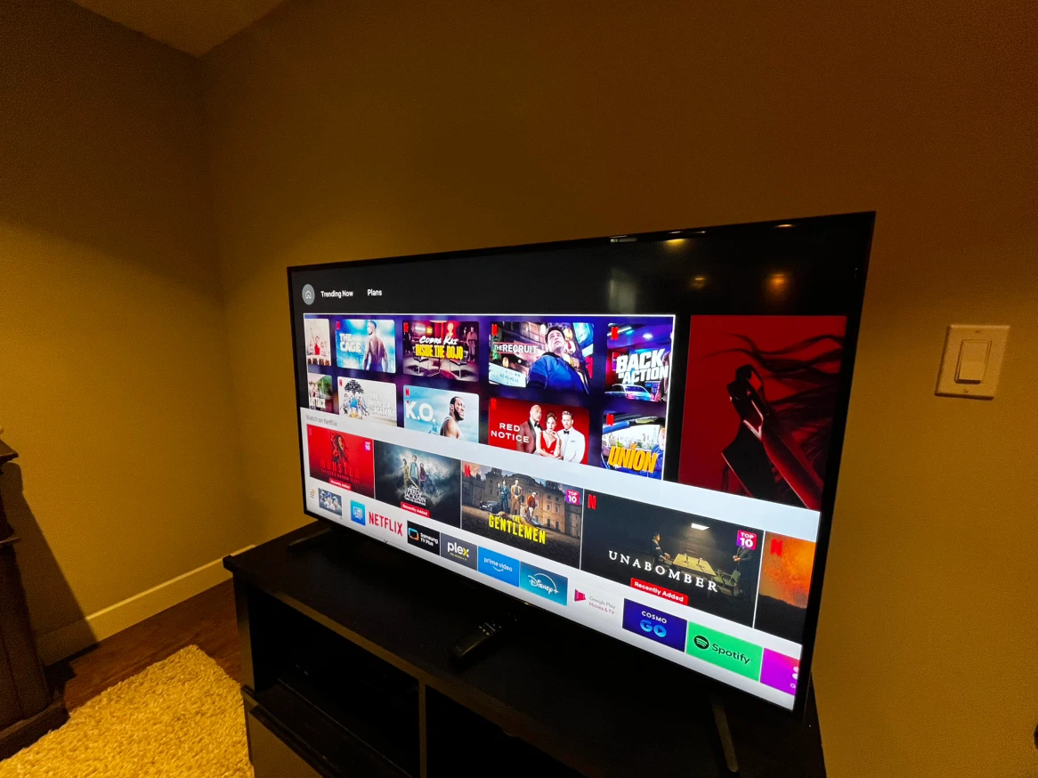 Samsung Smart Tv 50 inches 4k UHD  Model number : UN50NU6900 - photo 3