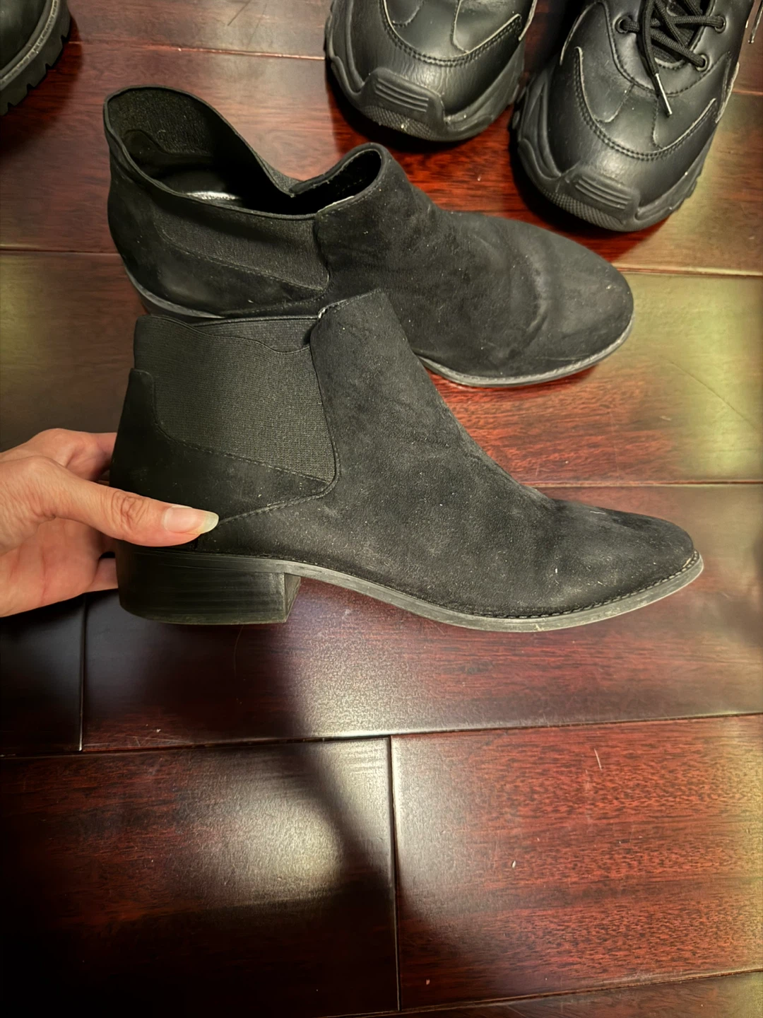 Aldo black suede chelsea boots - photo 2