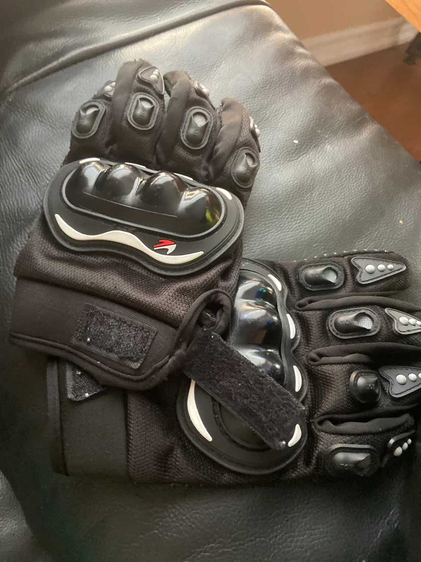 Woljay Motorcycle Helmet and Gloves Set - photo 3