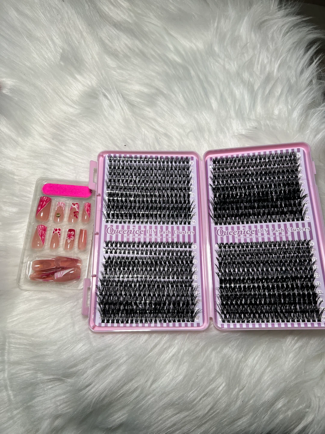 24pcs nails with cluster book lashes & heart shaped keychain - photo 2