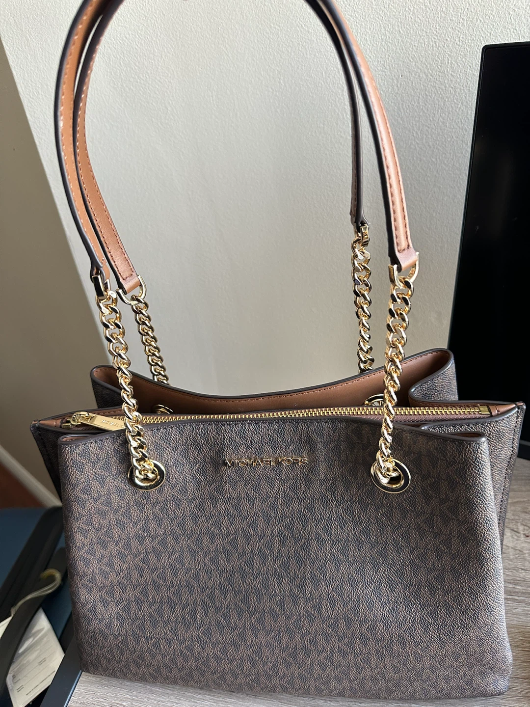 Michael Kors Logo Tote Bag - photo 5