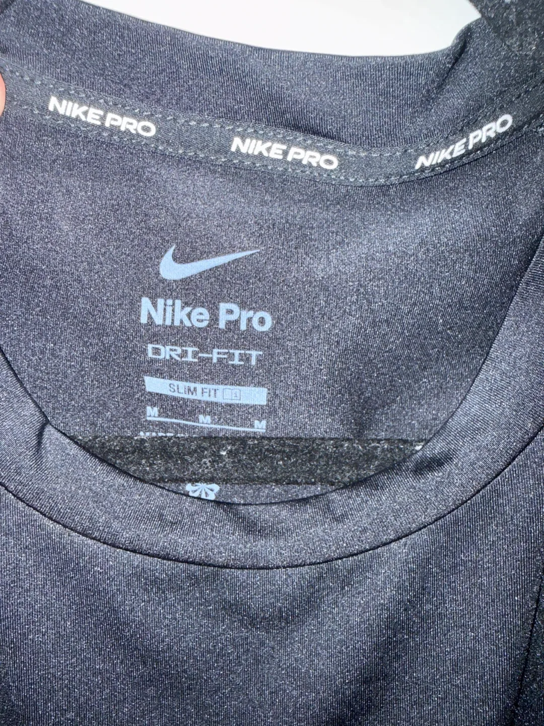 Nike pro short sleeve shirt - medium - photo 3
