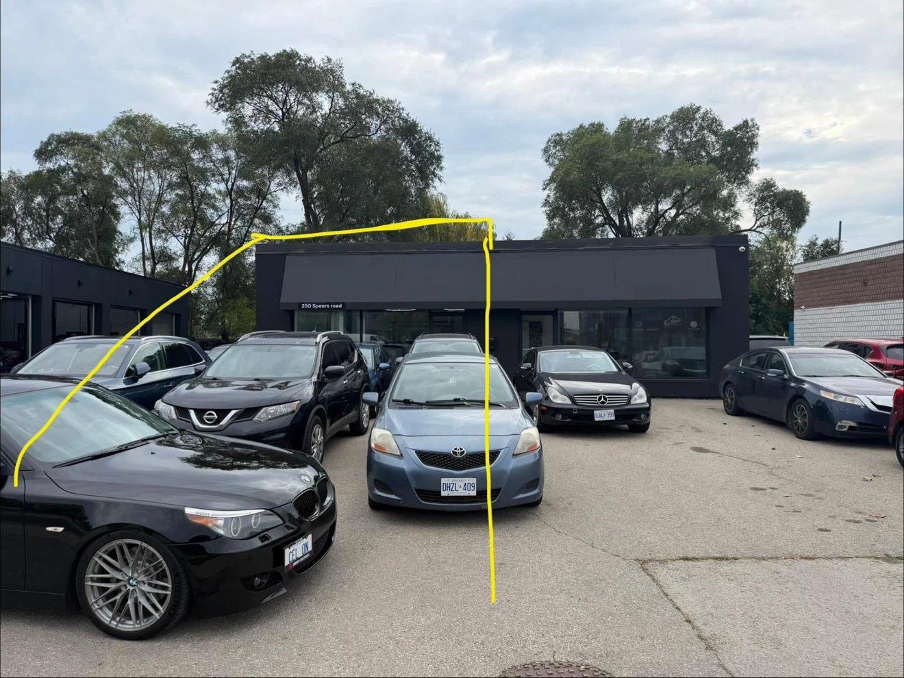 Commercial street front unit for rent in Oakville
