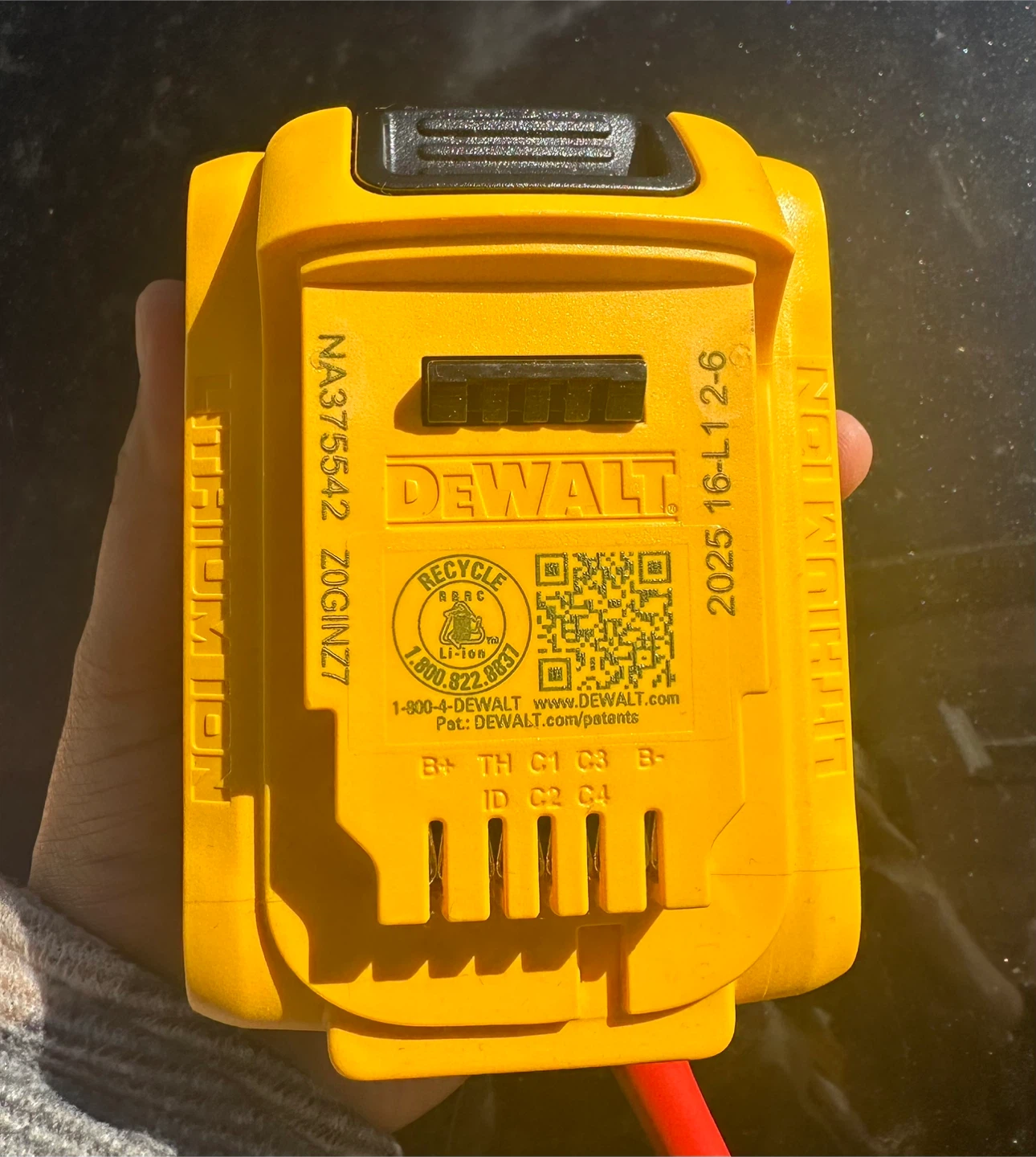 Firm price DeWalt 20V MAX XR 4.0Ah Battery Pack DCB204 - photo 3