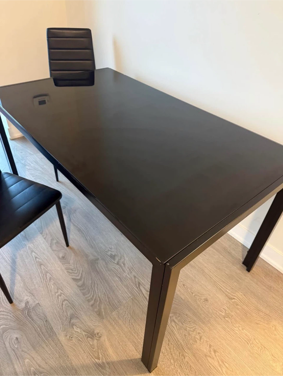 Black glass dining table with 6 chairs - photo 3