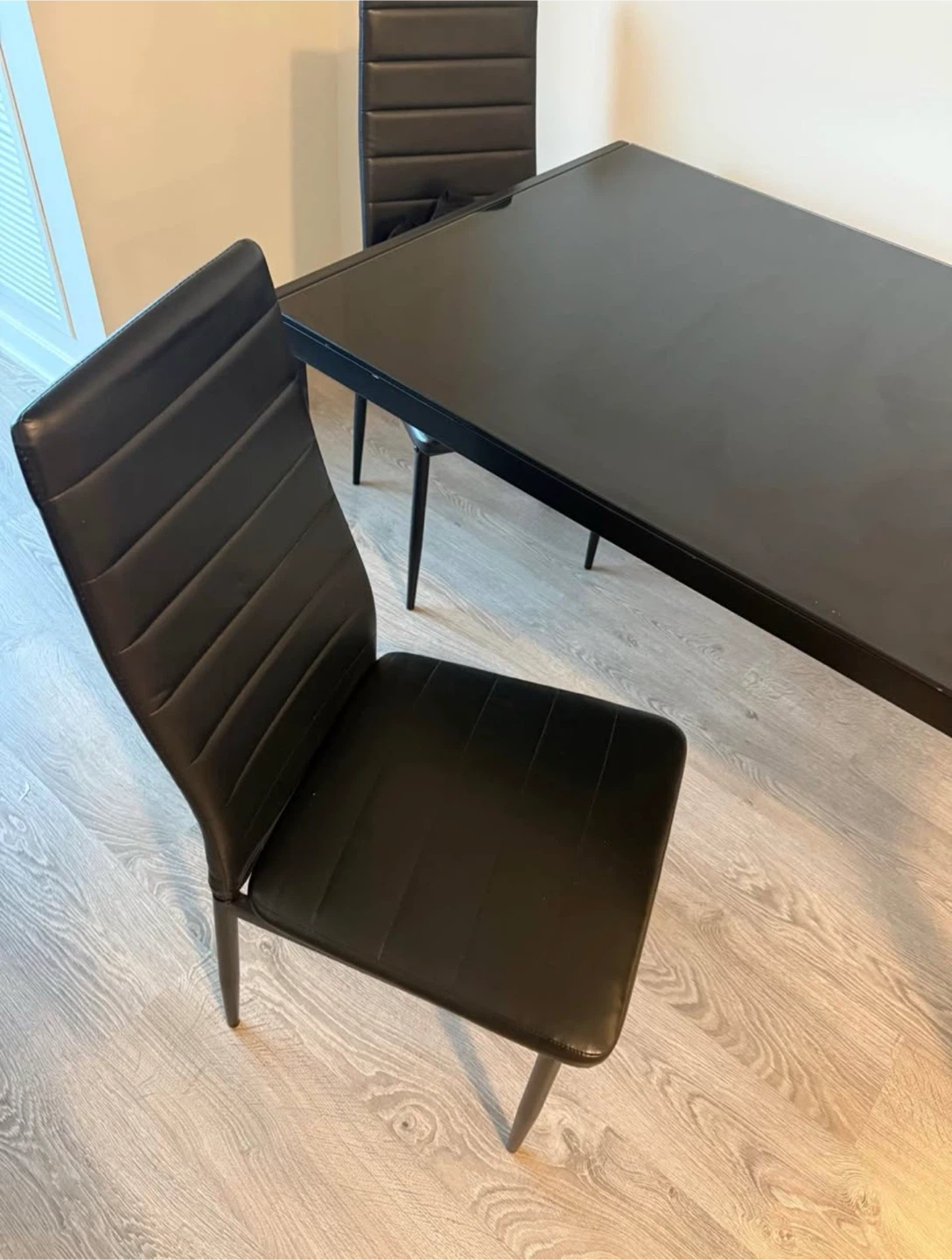 Black glass dining table with 6 chairs - photo 4